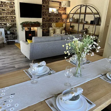 Hollicarrs - Kingfisher Hotel